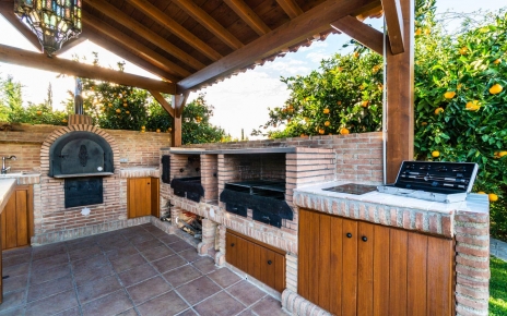 Barbacoa al aire libre / cocina incluye horno de leña